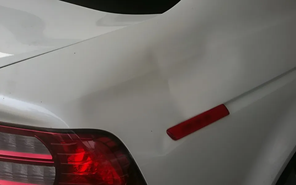 Paintless dent Rapir Before